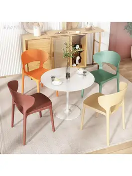 İskandinav basit kalınlaşmış plastik yemek sandalyesi ev yemek masası sandalye modern arkalığı tabure boynuz sandalye net kırmızı masa sandalye