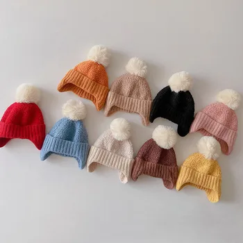Ponponlar Örme Şapka Çocuk Kız Yün Kap Sonbahar Kış Kalın Sıcak Kulakları Korumak bere şapkalar Ve Kapaklar Bebek Aksesuarları Siyah Kırmızı