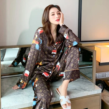 Sonbahar kadın pijama seti Poker Desen Pijama Kahverengi Renk Uzun kollu İpek Gibi Nightie Lüks Ev Giyim Kıyafeti Seti