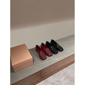 Tasarımcının 2023 23s Yeni Xiaoxiang Lefu Ayakkabı Klasik Kare Ayak Düşük Topuk Tembel Ayakkabı Hakiki Deri İngiliz Küçük deri ayakkabı